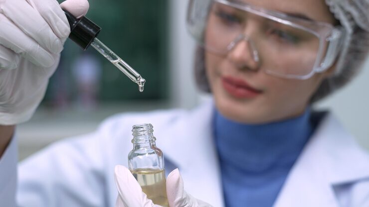 Scientist test cbd hemp oil product